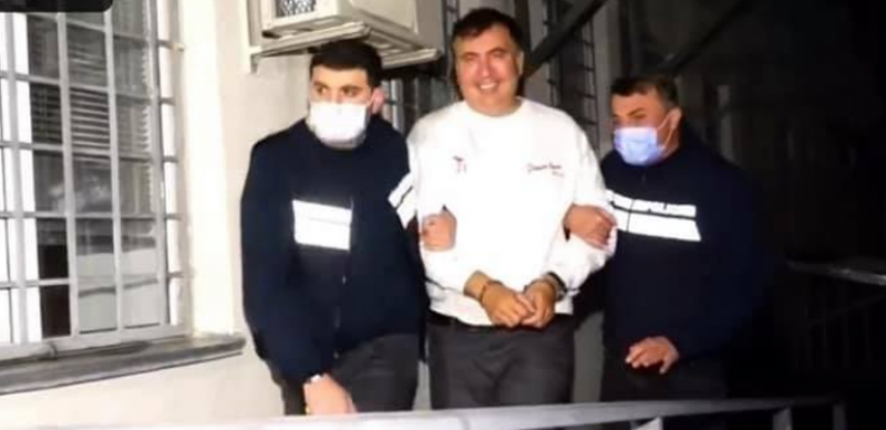 Саакашвили приводят в Тюрьму